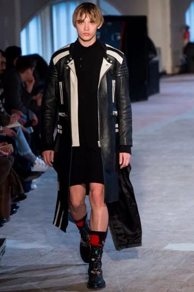 Look 23